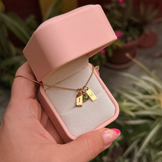 Collar de iniciales con Piedra de aniversario