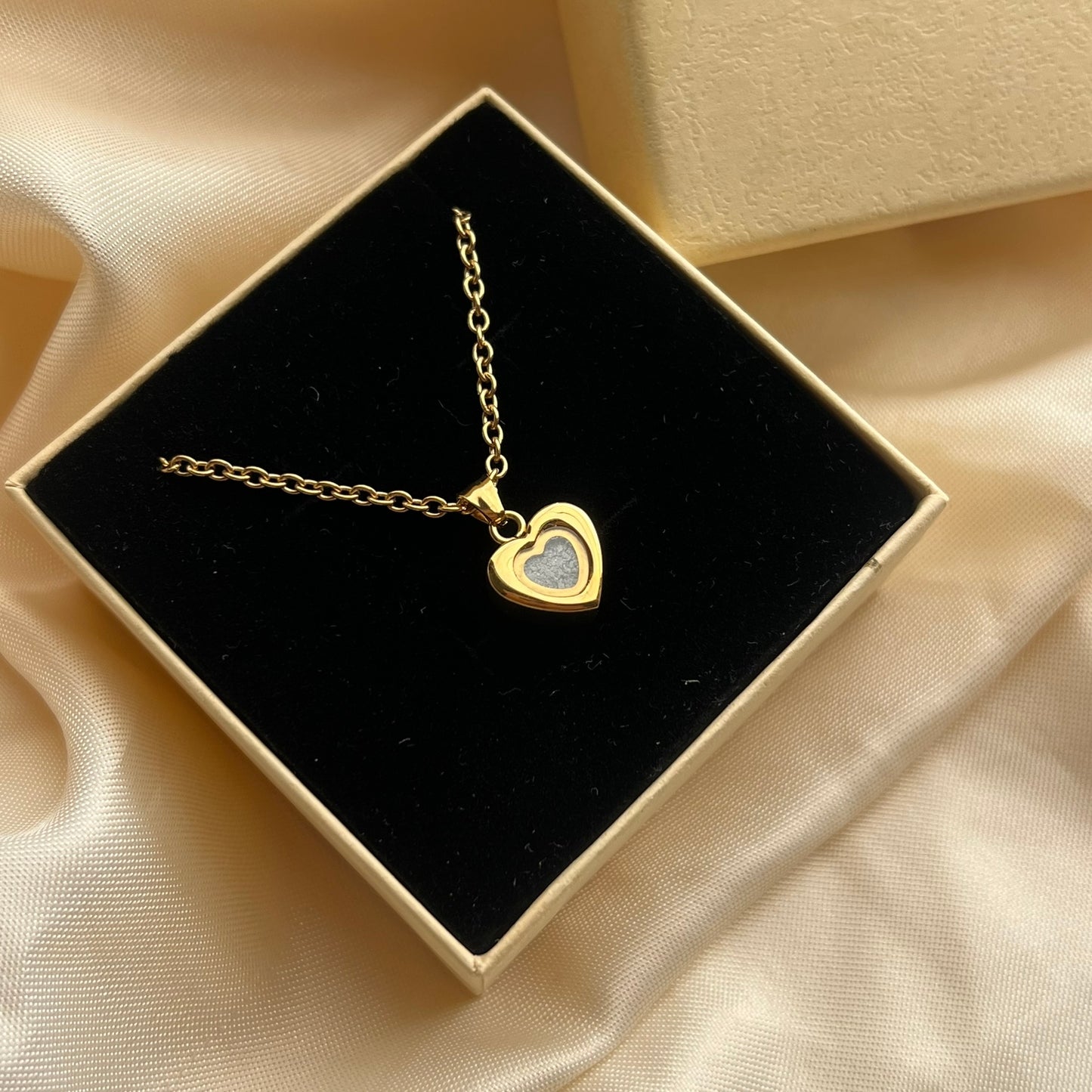 Collar para cenizas