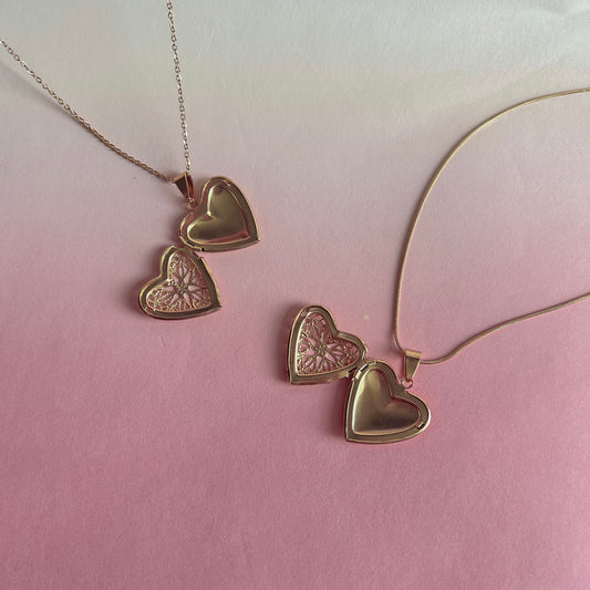 Relicario dorado forma de corazón