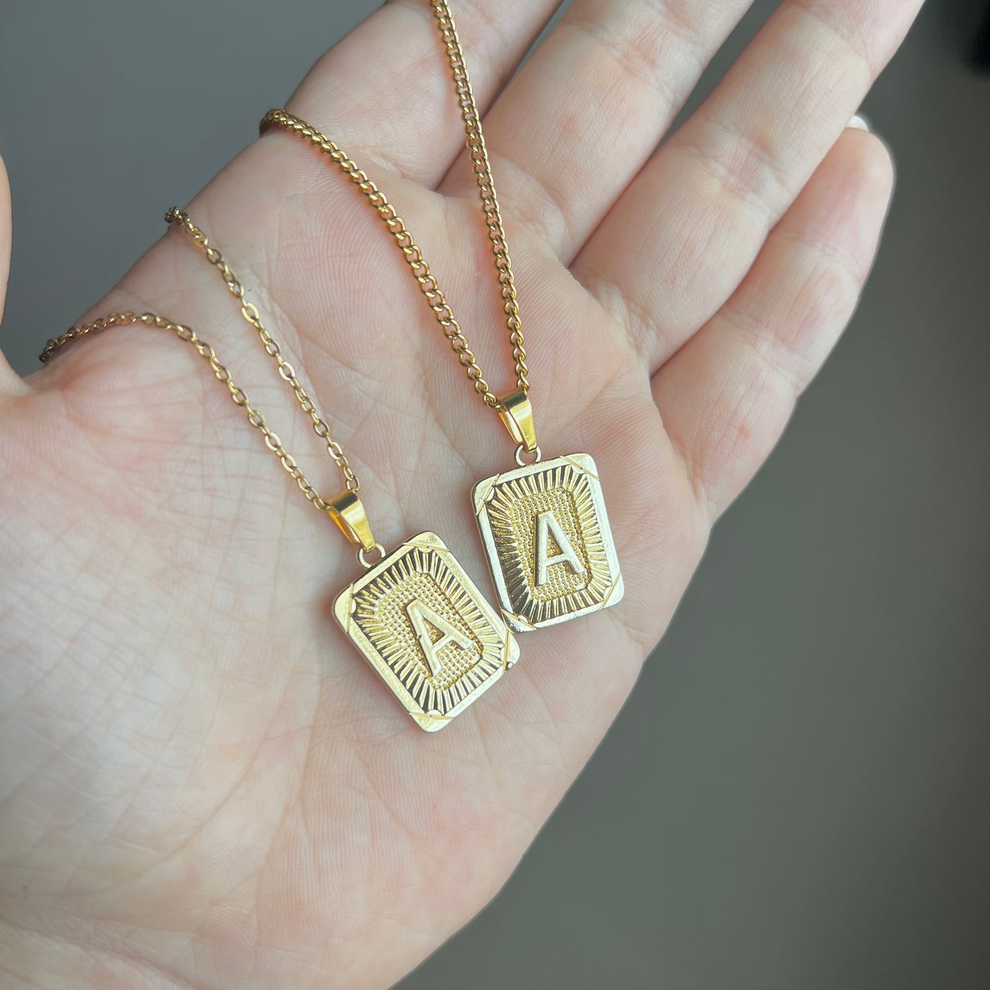 Collar de inicial grande