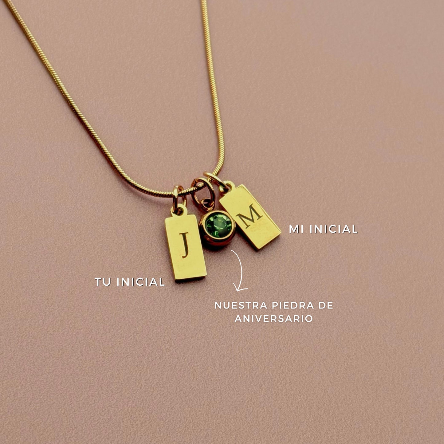 Collar de iniciales con Piedra de aniversario